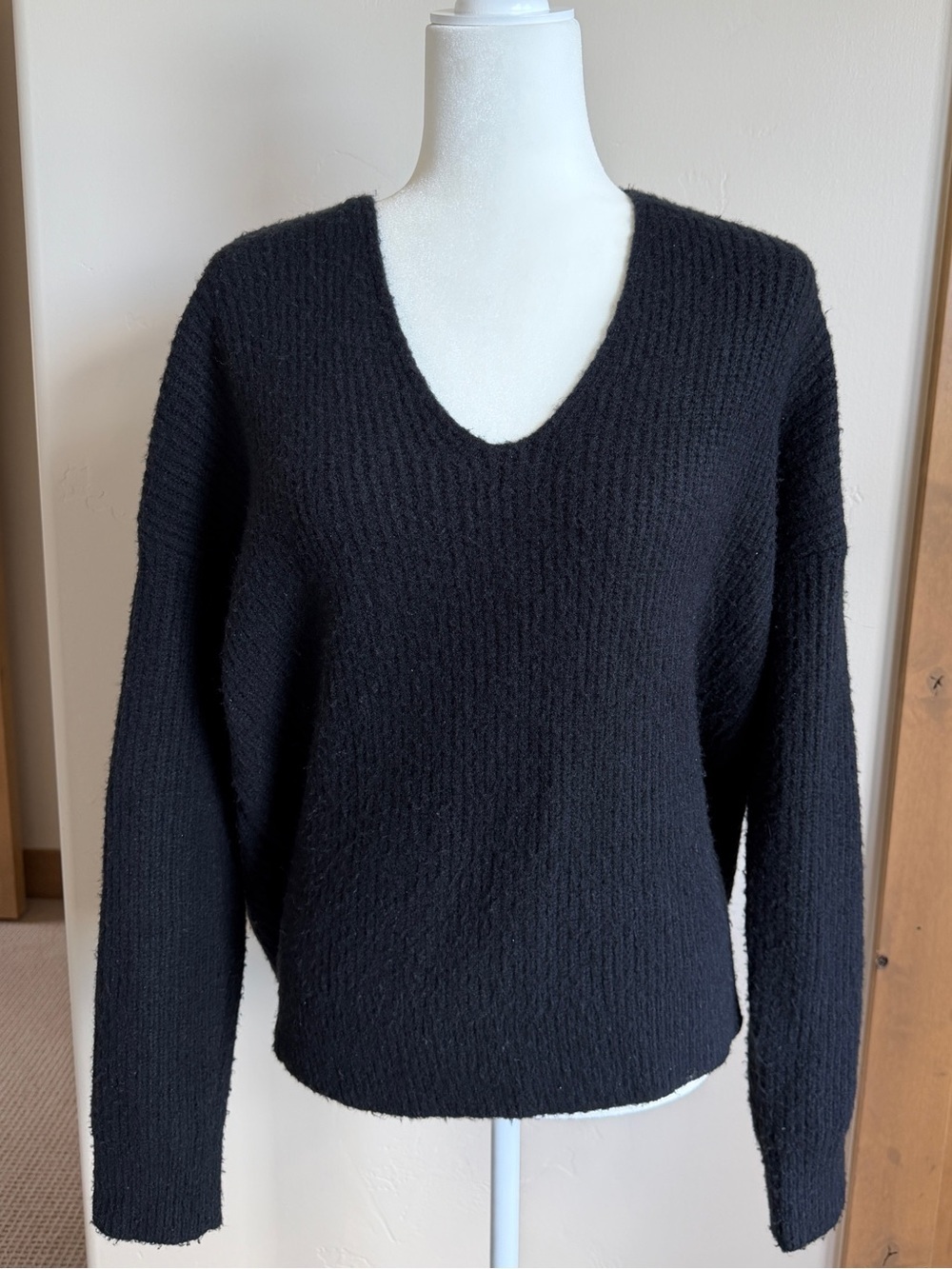 John & Jenn by Line the Label Garret Sweater | Size L - Picture 3 of 6